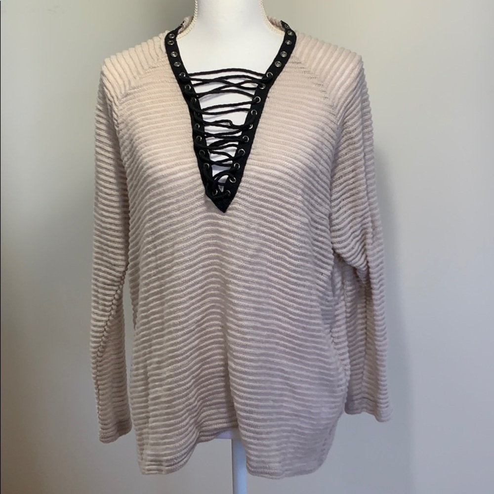 Light sweater - tie front